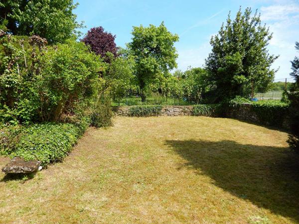 Demeure de charme en pierre du Vexin de 215m² sur un terrain de 550m² à FOLLAINVILLE