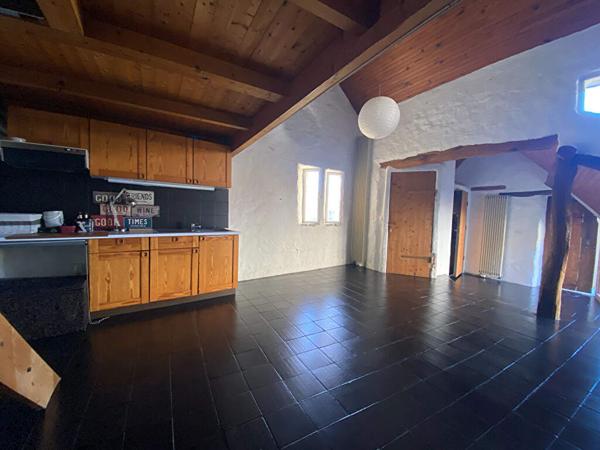 Demeure de charme en pierre du Vexin de 215m² sur un terrain de 550m² à FOLLAINVILLE