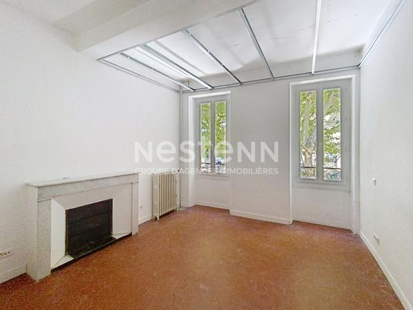 Bien d exception en plein coeur de Saint-Remy-de-Provence ? Local commercial + habitation de caractere