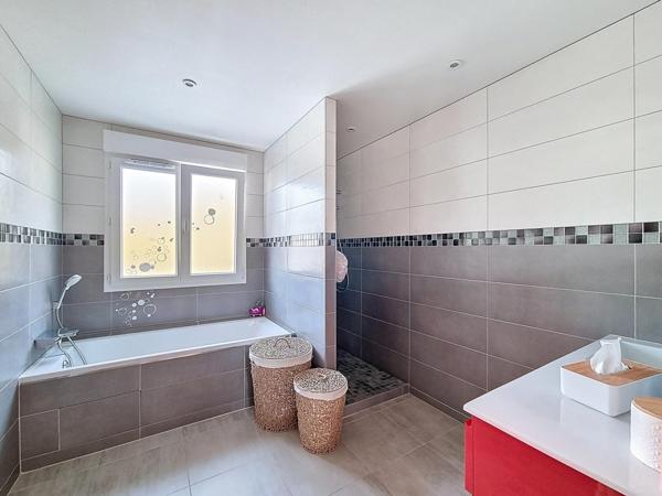 Maison familiale 158m² - 4 chambres - Prestations haut de gamme