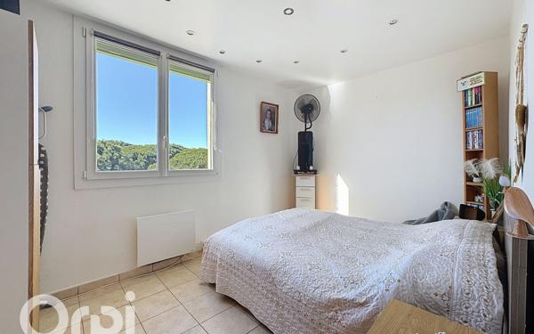 Appartement à vendre    3 pièces • 56 m2 Fréjus