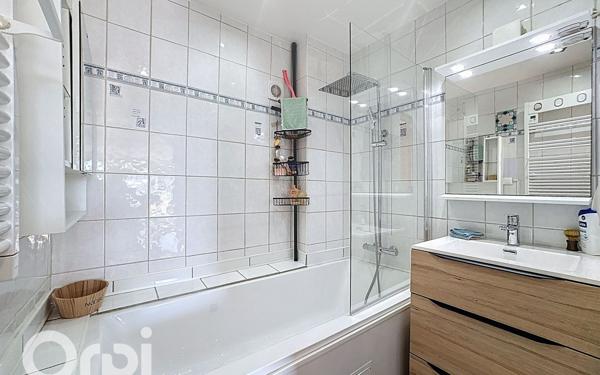 Appartement à vendre    3 pièces • 56 m2 Fréjus