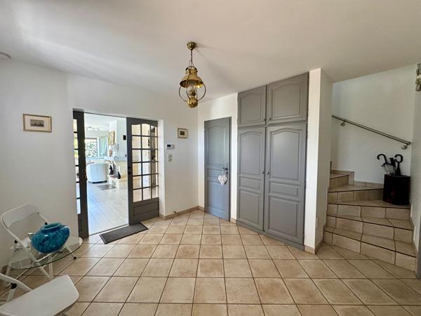 Maison familiale de 173 m² avec appartement indépendant de 32m2, grand sous-sol et sauna