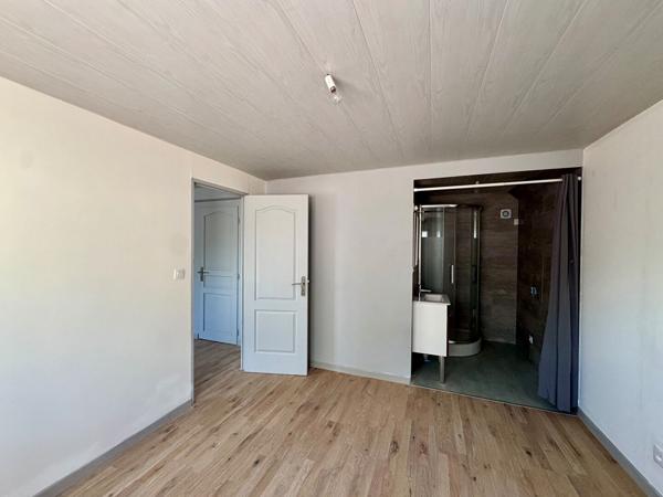Maison familiale de 173 m² avec appartement indépendant de 32m2, grand sous-sol et sauna