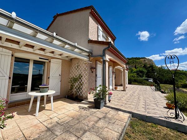 Maison familiale de 173 m² avec appartement indépendant de 32m2, grand sous-sol et sauna