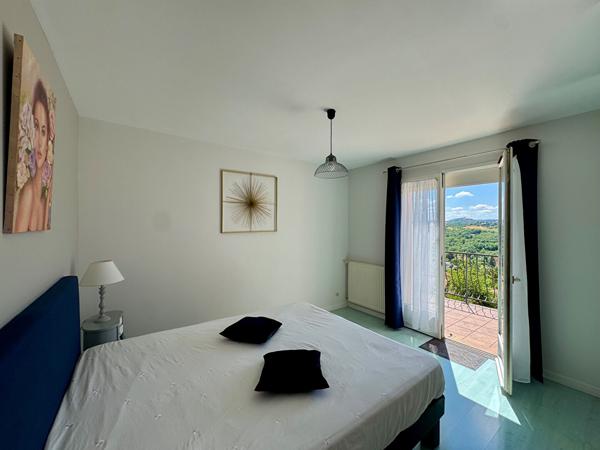 Maison familiale de 173 m² avec appartement indépendant de 32m2, grand sous-sol et sauna