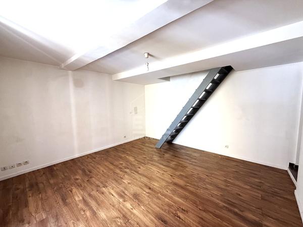 A VENDRE 13530 TRETS APPARTEMENT DUPLEX T3 DE 57 M² AU SOL (45m² Loi Carrez)