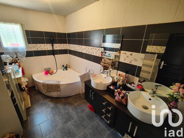 Maison traditionnelle 4 pièces de 98 m² à Bédarieux (34600)