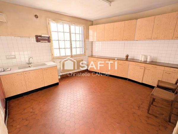 Maison de ville 165 m² 6 pièces, 4 chambres, cave.