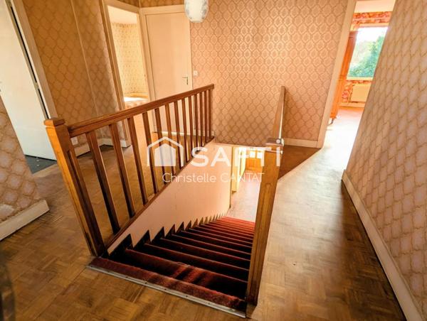 Maison de ville 165 m² 6 pièces, 4 chambres, cave.