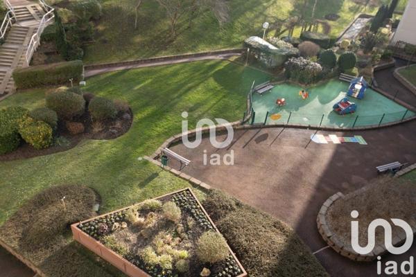 Appartement 4 pièces de 82 m² à Marly-le-Roi (78160)