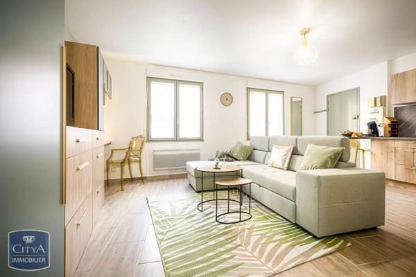 Appartement à louer 2 pièces 41.86m² Valenciennes (59300)