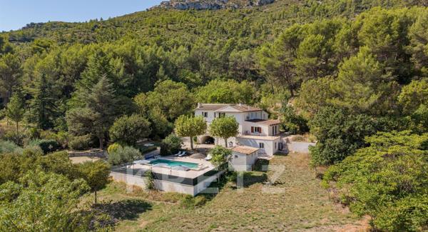 Au cœur de la Provence, une magnifique bastide, entre Aix-en-Provence et Cassis