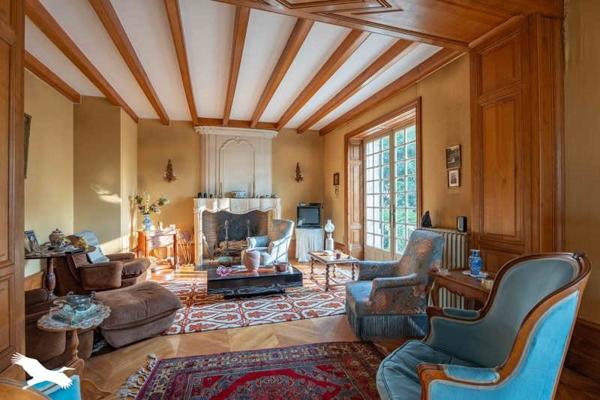 Maison à vendre |                                       Jonzac |                                        9 pièces  |  277 m²