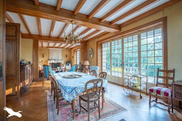 Maison à vendre |                                       Jonzac |                                        9 pièces  |  277 m²