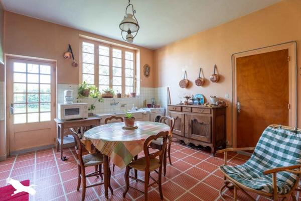Maison à vendre |                                       Jonzac |                                        9 pièces  |  277 m²