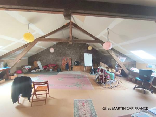 Propriete à vendre 5 pièces avec un chai et une dépendance