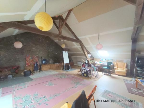 Propriete à vendre 5 pièces avec un chai et une dépendance