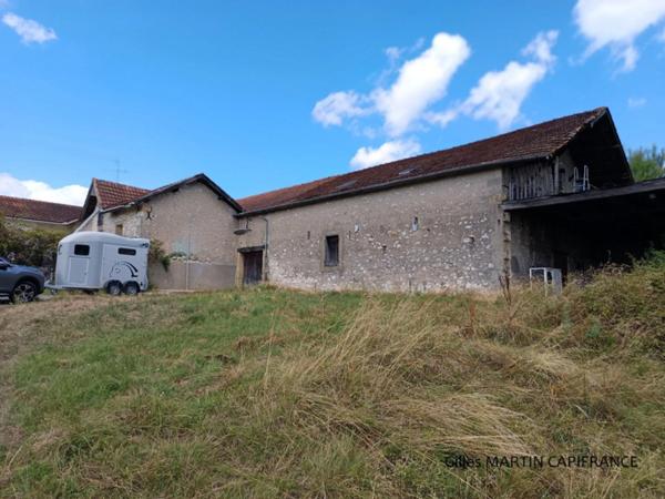 Propriete à vendre 5 pièces avec un chai et une dépendance