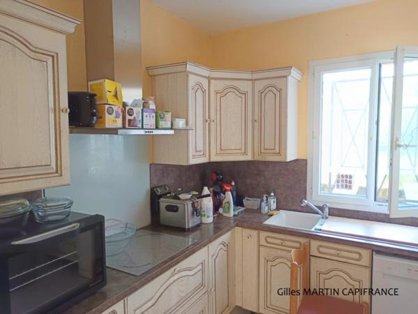 Propriete à vendre 5 pièces avec un chai et une dépendance