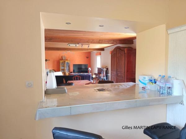 Propriete à vendre 5 pièces avec un chai et une dépendance