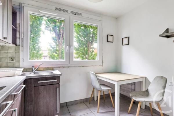 Appartement F4 à vendre  4 pièces - 79 m 2   AUBERVILLIERS  - 93