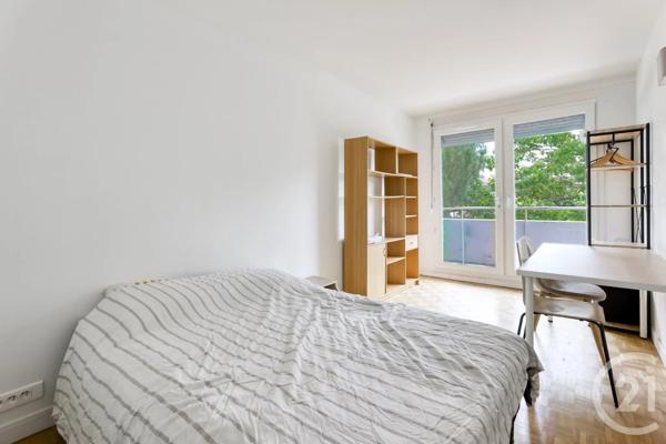 Appartement F4 à vendre  4 pièces - 79 m 2   AUBERVILLIERS  - 93