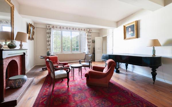 Maison à vendre    10 pièces •  Saint-Sever