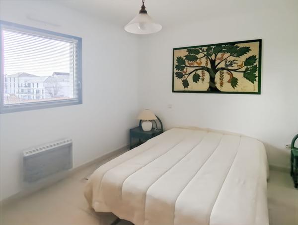 Grand T2 de 70 m² avec terrasse, pièce de vie de 43 m² et parking sécurisé ? Hyper centre de Challans