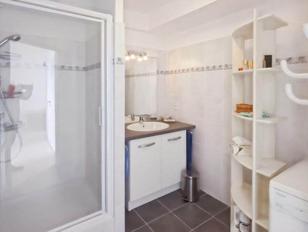 Grand T2 de 70 m² avec terrasse, pièce de vie de 43 m² et parking sécurisé ? Hyper centre de Challans