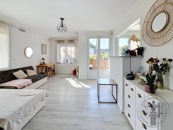 Vente                                                      Appartement
                        
                     3 pièces                      50 m2                     à Dourdan
