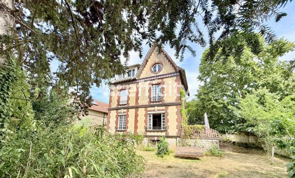 Maison
         8 pièces
        - 135 m² 349 500 € *
