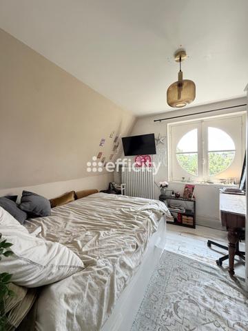 Maison
         8 pièces
        - 135 m² 349 500 € *