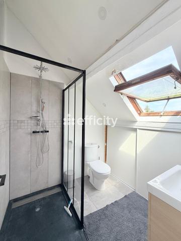 Maison
         8 pièces
        - 135 m² 349 500 € *