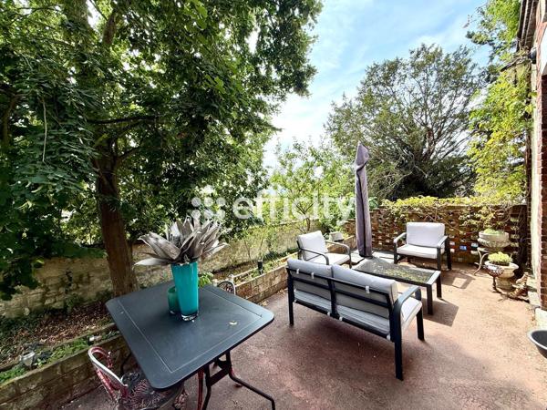 Maison
         8 pièces
        - 135 m² 349 500 € *