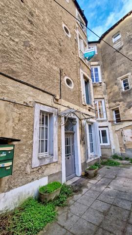 POITIERS ? APPARTEMENT DE 38 M² AVEC CHARME DE L'ANCIEN, À DEUX PAS DE LA PLACE DE LA LIBERTÉ