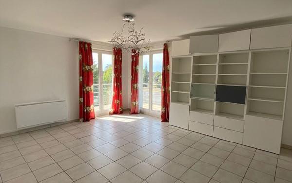 Appartement à louer    3 pièces •  Compiègne