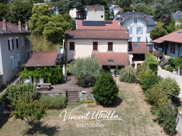 Maison
         4 pièces
        - 110 m² 799 000 € *