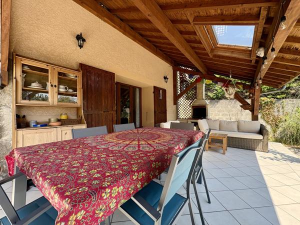 Maison
         4 pièces
        - 110 m² 799 000 € *