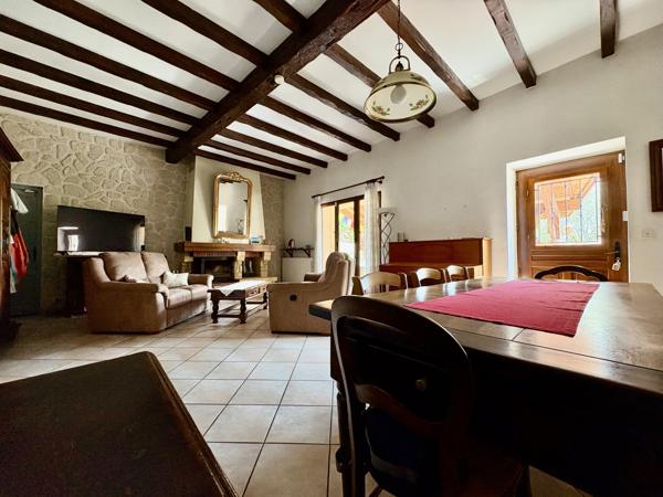 Maison
         4 pièces
        - 110 m² 799 000 € *