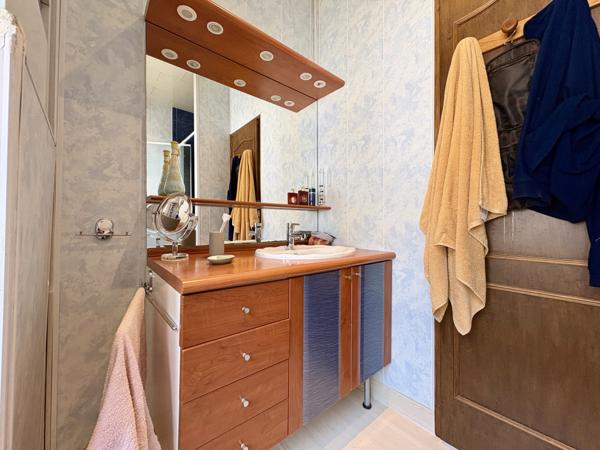 Maison
         4 pièces
        - 110 m² 799 000 € *