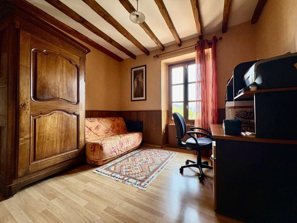 Maison
         4 pièces
        - 110 m² 799 000 € *