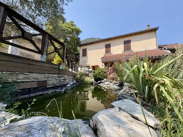Maison
         4 pièces
        - 110 m² 799 000 € *