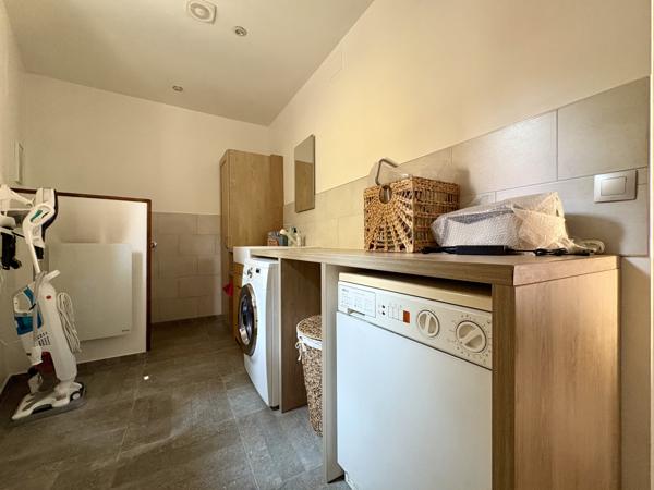 Maison
         4 pièces
        - 110 m² 799 000 € *