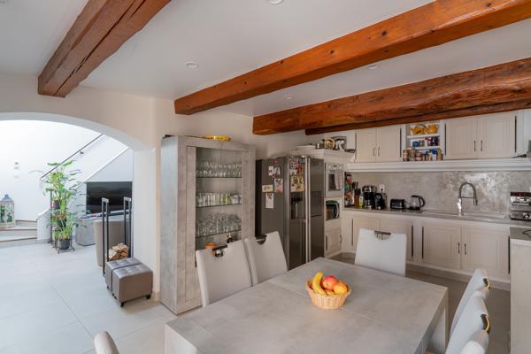 Arles (13200) Quartier Roquette, maison de ville de 134 m² au charme incontestable