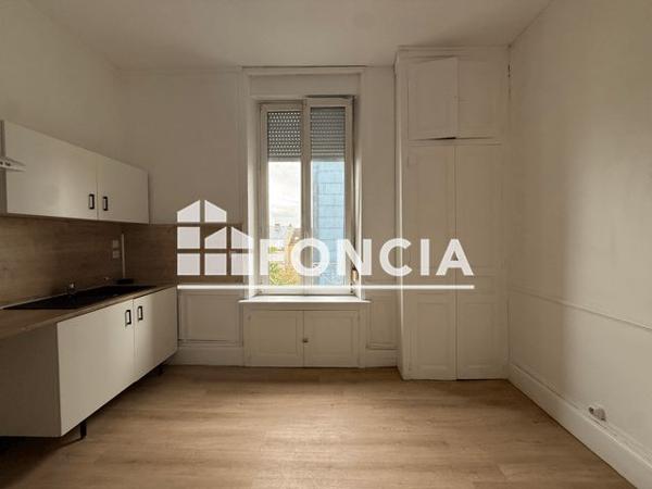 Location Appartement 3 pièces 81 m² - 91 BOULEVARD GAMBETTA Charleville Mezieres 08000