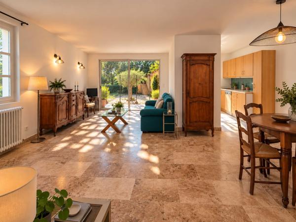 L'AME D'EOURES - BASTIDE PROVENCALE - 362 m² sur 1 hectare de terrain - Piscine - Garage