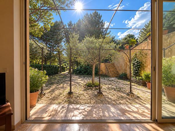 L'AME D'EOURES - BASTIDE PROVENCALE - 362 m² sur 1 hectare de terrain - Piscine - Garage