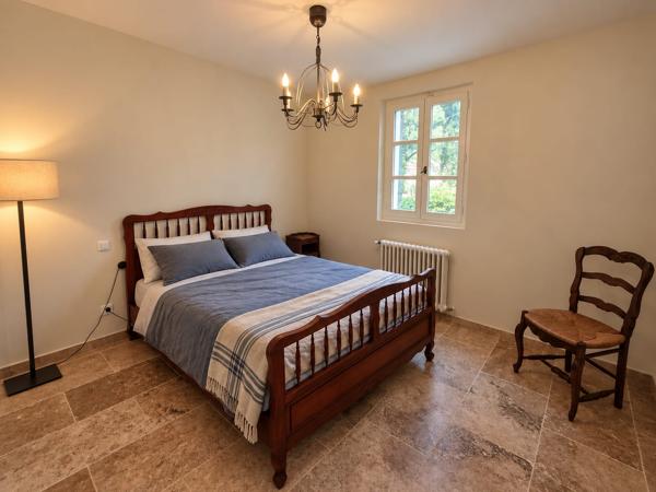L'AME D'EOURES - BASTIDE PROVENCALE - 362 m² sur 1 hectare de terrain - Piscine - Garage