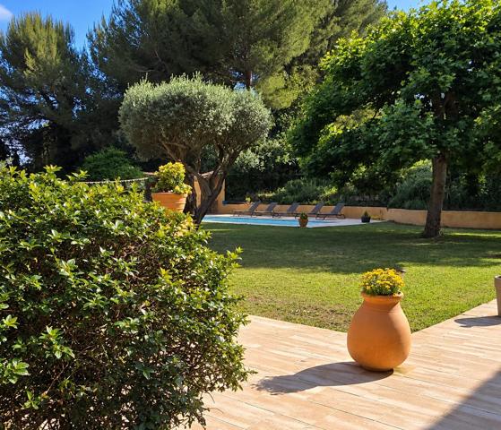 L'AME D'EOURES - BASTIDE PROVENCALE - 362 m² sur 1 hectare de terrain - Piscine - Garage